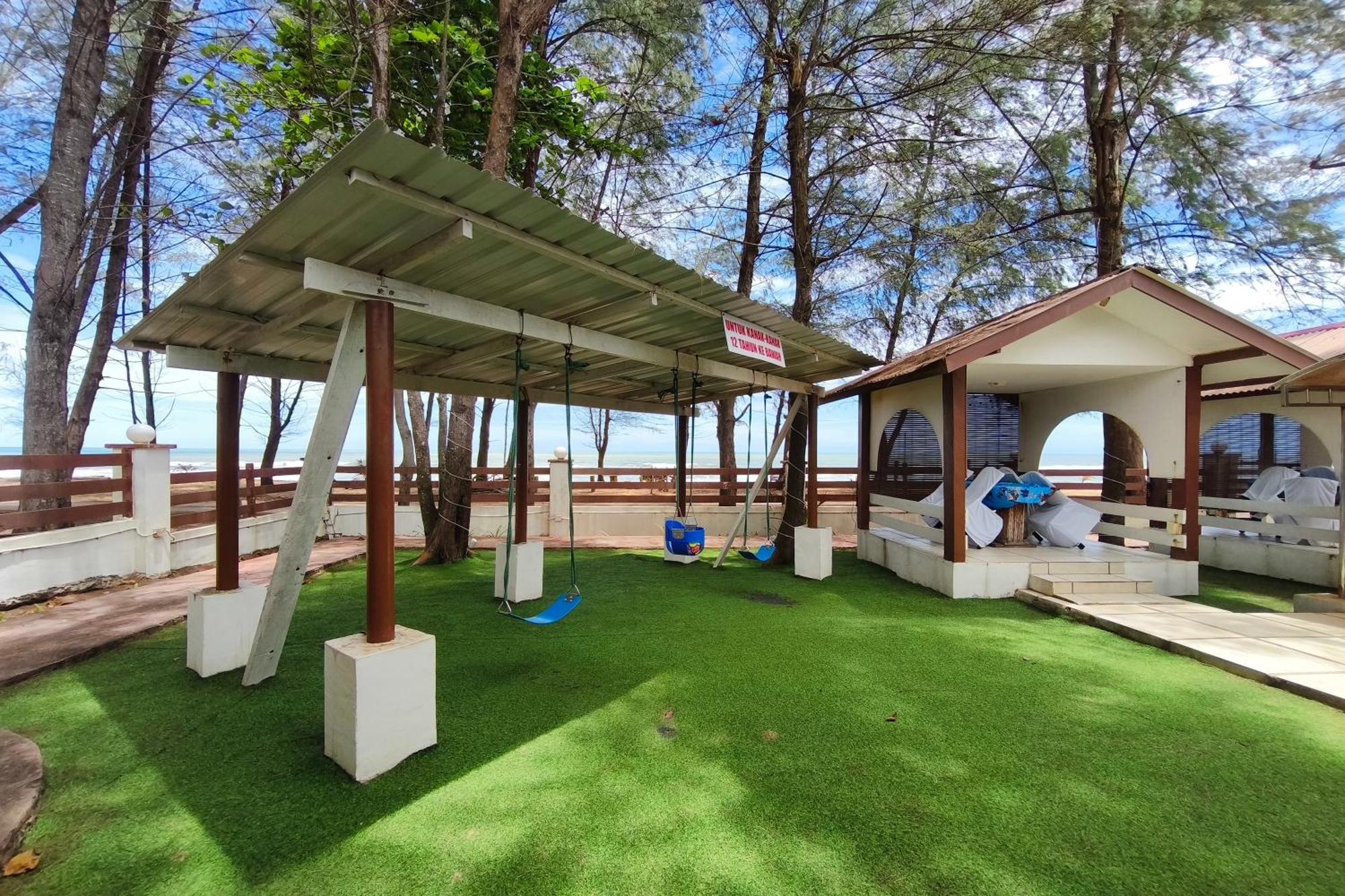 Alsafina Kijal Beach Resort & Restaurant Exterior foto