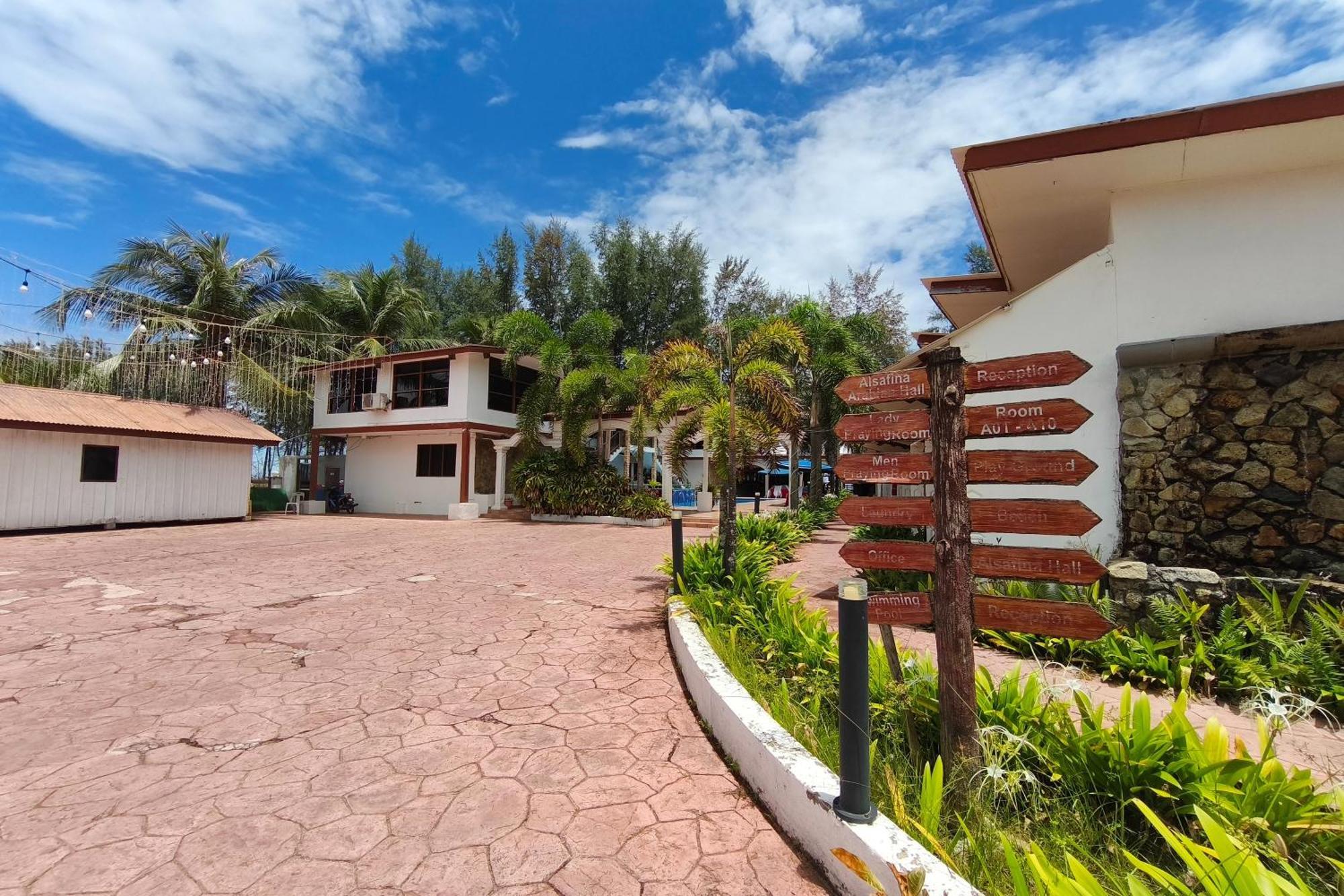 Alsafina Kijal Beach Resort & Restaurant Exterior foto